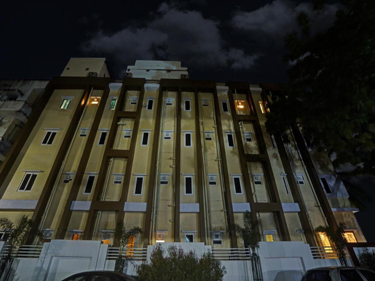 Capital O De Alphabet Kakinada Otel Dış mekan fotoğraf