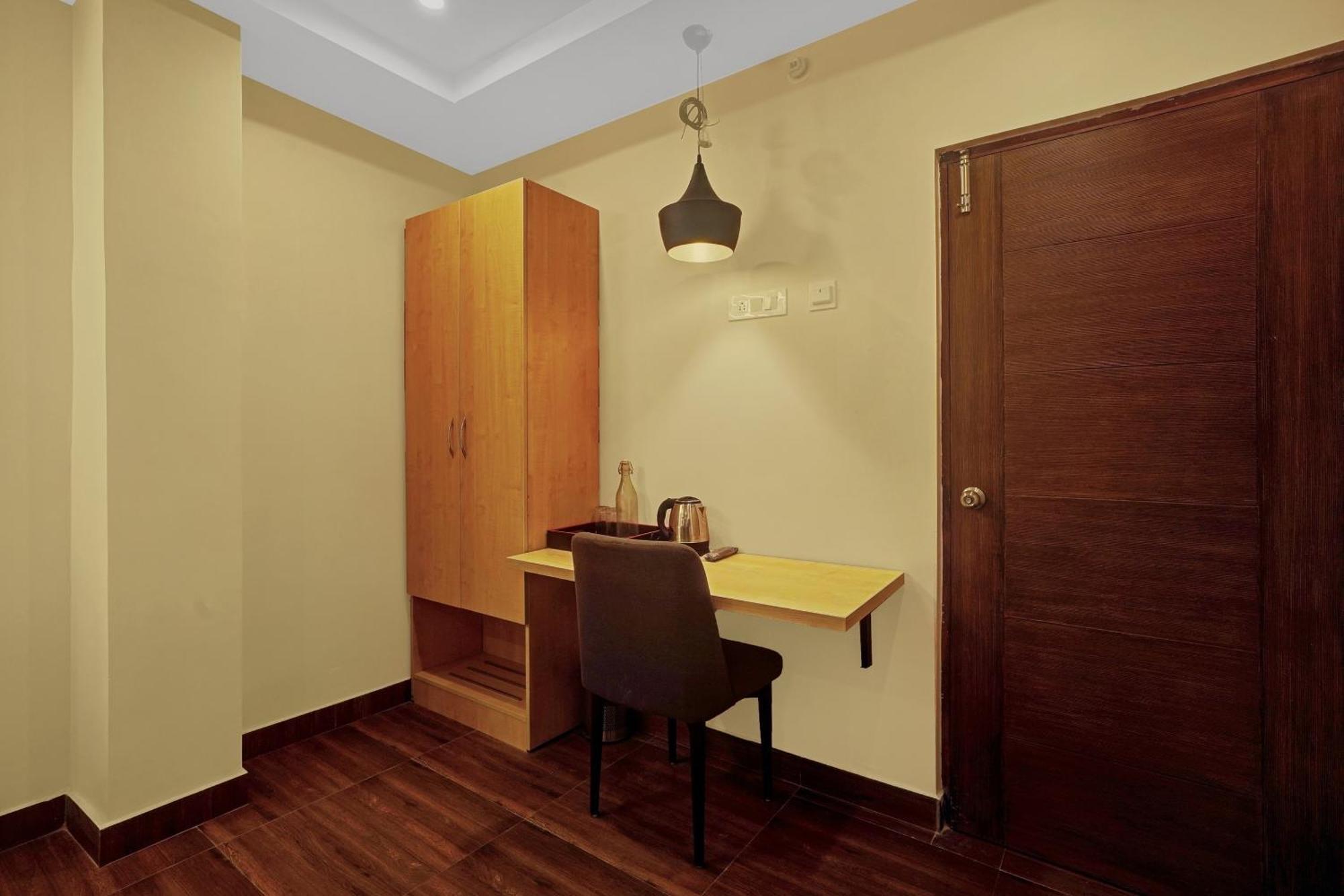 Capital O De Alphabet Kakinada Otel Dış mekan fotoğraf