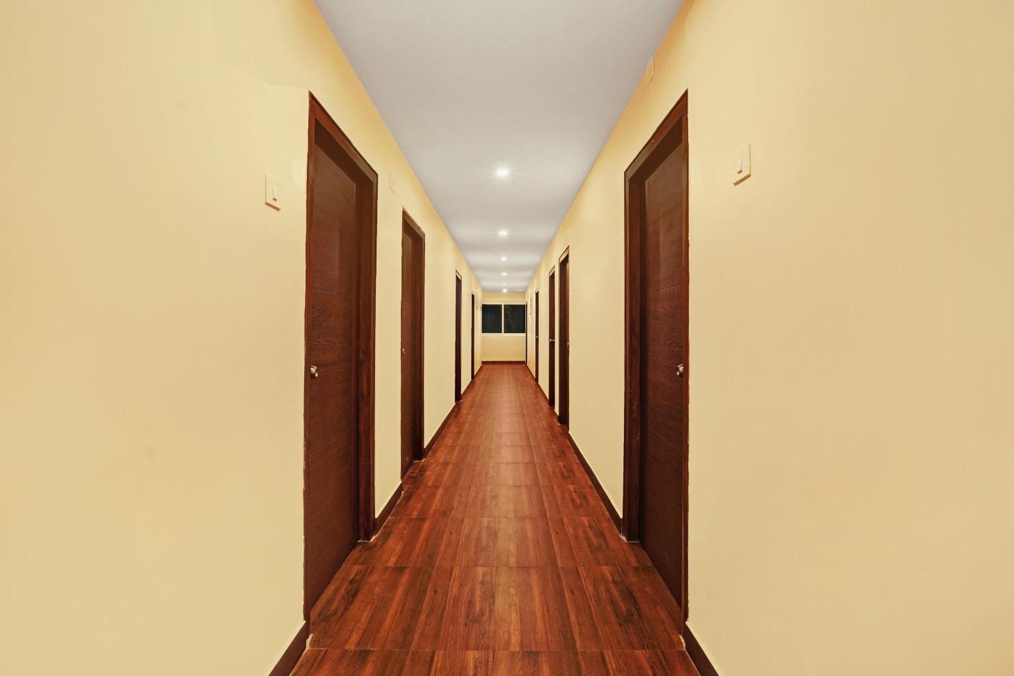Capital O De Alphabet Kakinada Otel Dış mekan fotoğraf